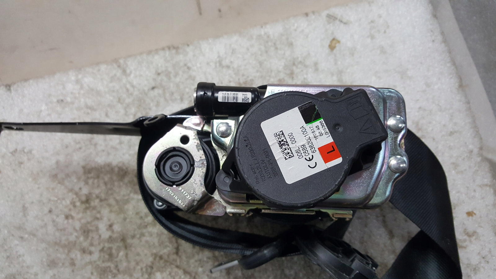 VW TOURAN III 15-22r NAPINACZ PAS BEZPIECZEŃSTWA LEWY PRZÓD 5TB857705E