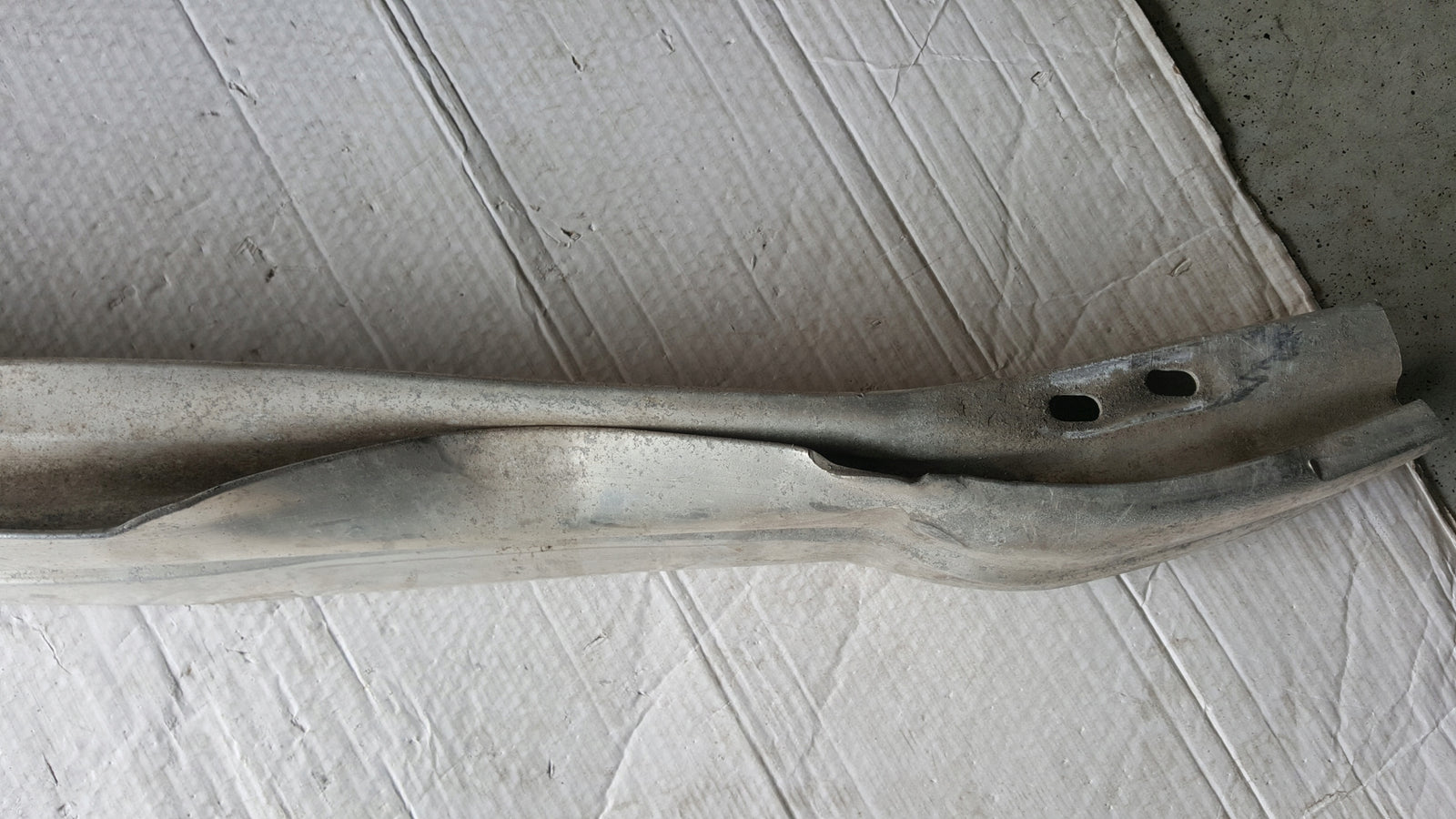 Belka zderzaka przedniego AUDI A4 (B8) A5 RS4 RS5 LIFT 8K0807113F demontaż