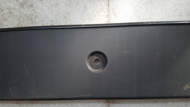 Ramka tablicy rejestracyjnej przód VW ID.4 ID.5 11A807287 demontaż