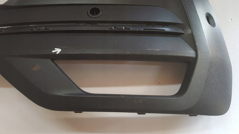 Kratka zderzaka lewy przód VW T6.1 7LA807489 demontaż