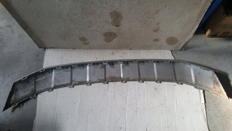 Dokładka spoiler zderzaka przedniego VW T-ROC 2GA807531A demontaż