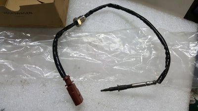 NOWY ORYGINALNY czujnik temperatury spalin AUDI A4 B9 A5 Q5 8W0906088R