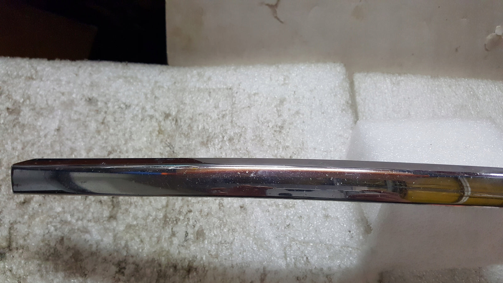 AUDI A6 C6 - LISTWA ZDERZAKA PRAWY PRZÓD 4F0853066