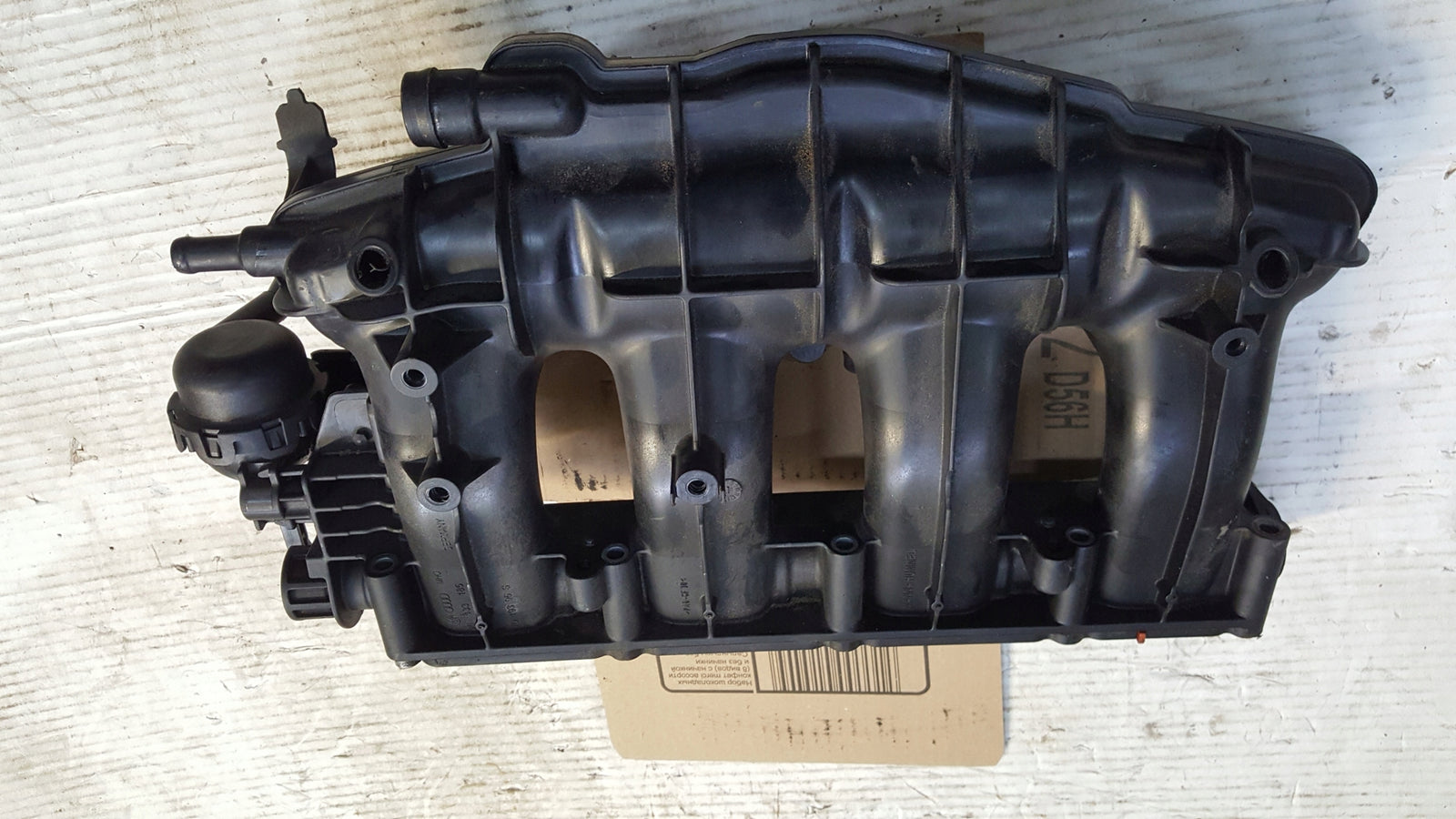Kolektor ssący VW AUDI SKODA 06H133185T demontaż