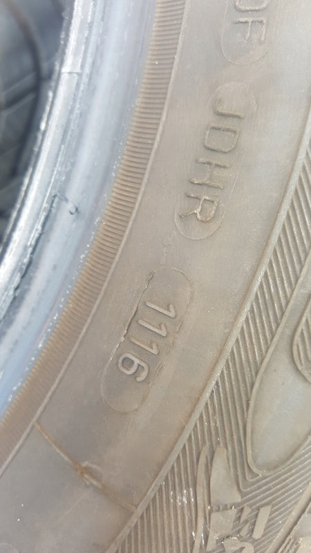 205/55/16 94V Good Year Vector4Seasons 5,6mm 2016r