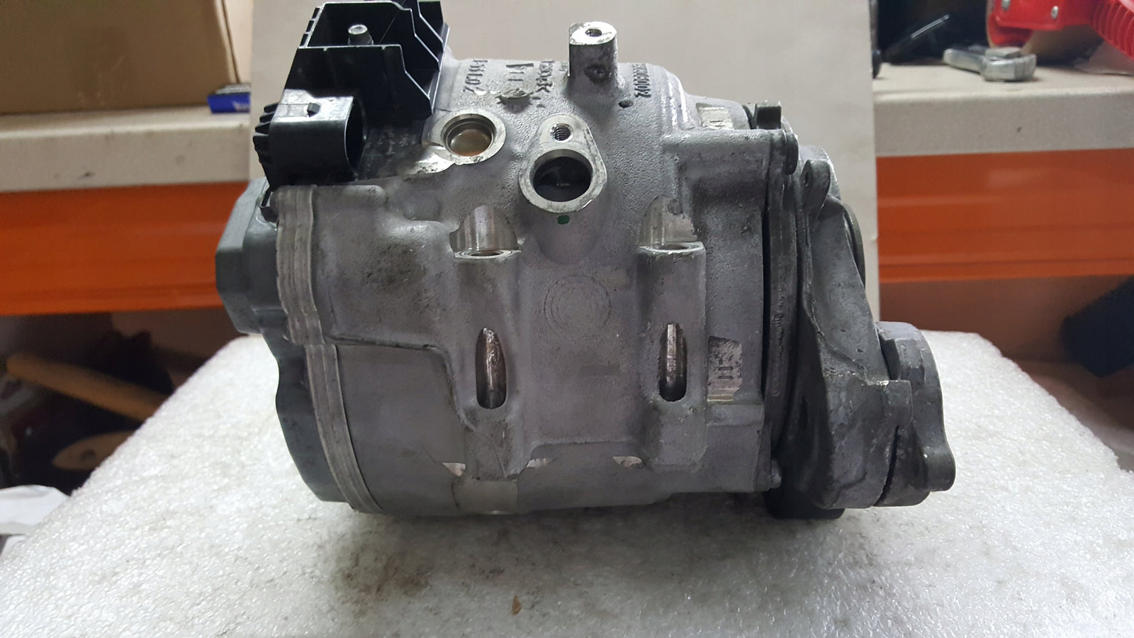 Alternator VW AUDI 4N0903028R demontaż