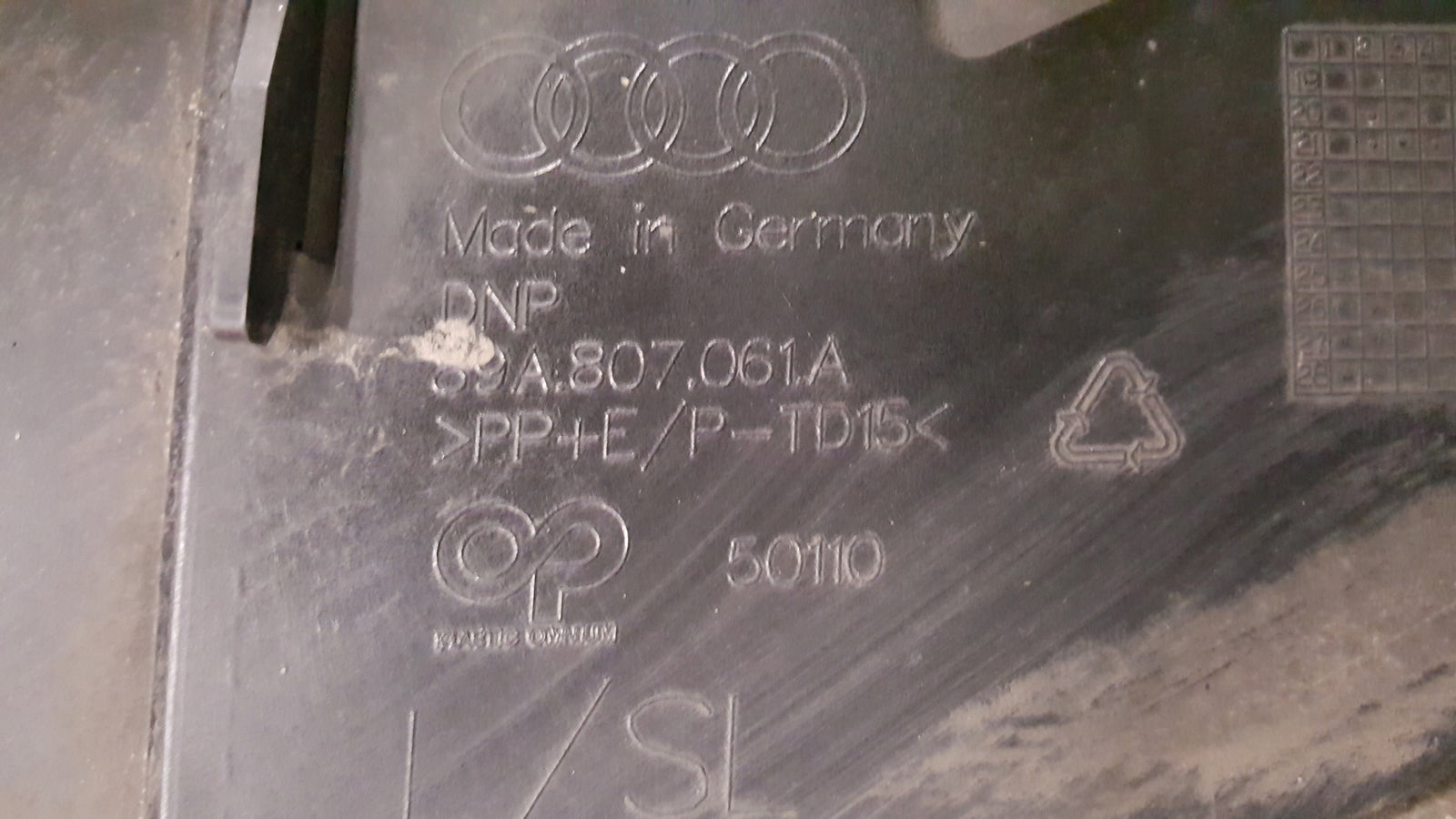 AUDI Q4 E-TRON SPOILER ZDERZAKA PRZÓD 89A807061A