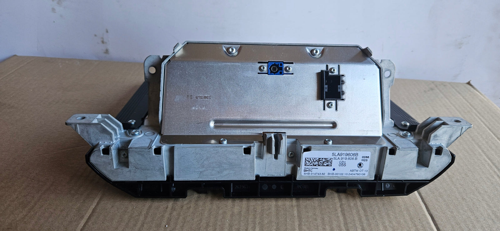 Ekran wyświetlacz SKODA Enyaq 5LA91960B demontaż