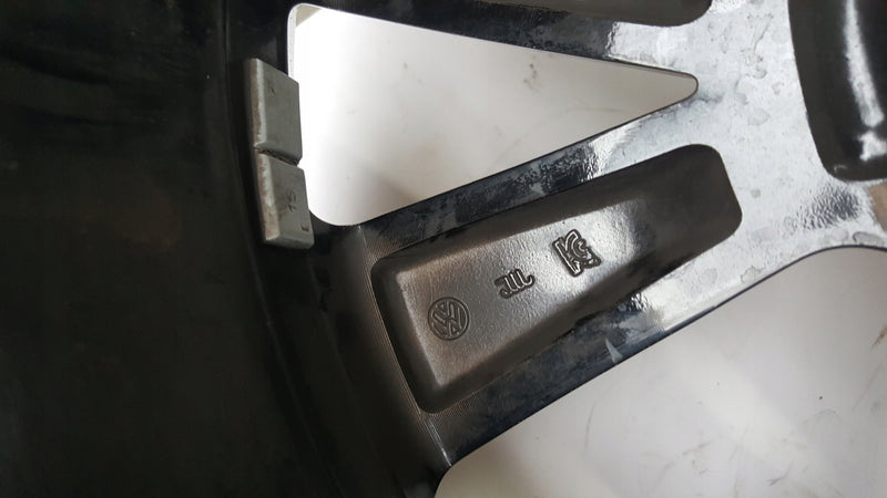 0887be1f4d69037fb109410d07669893