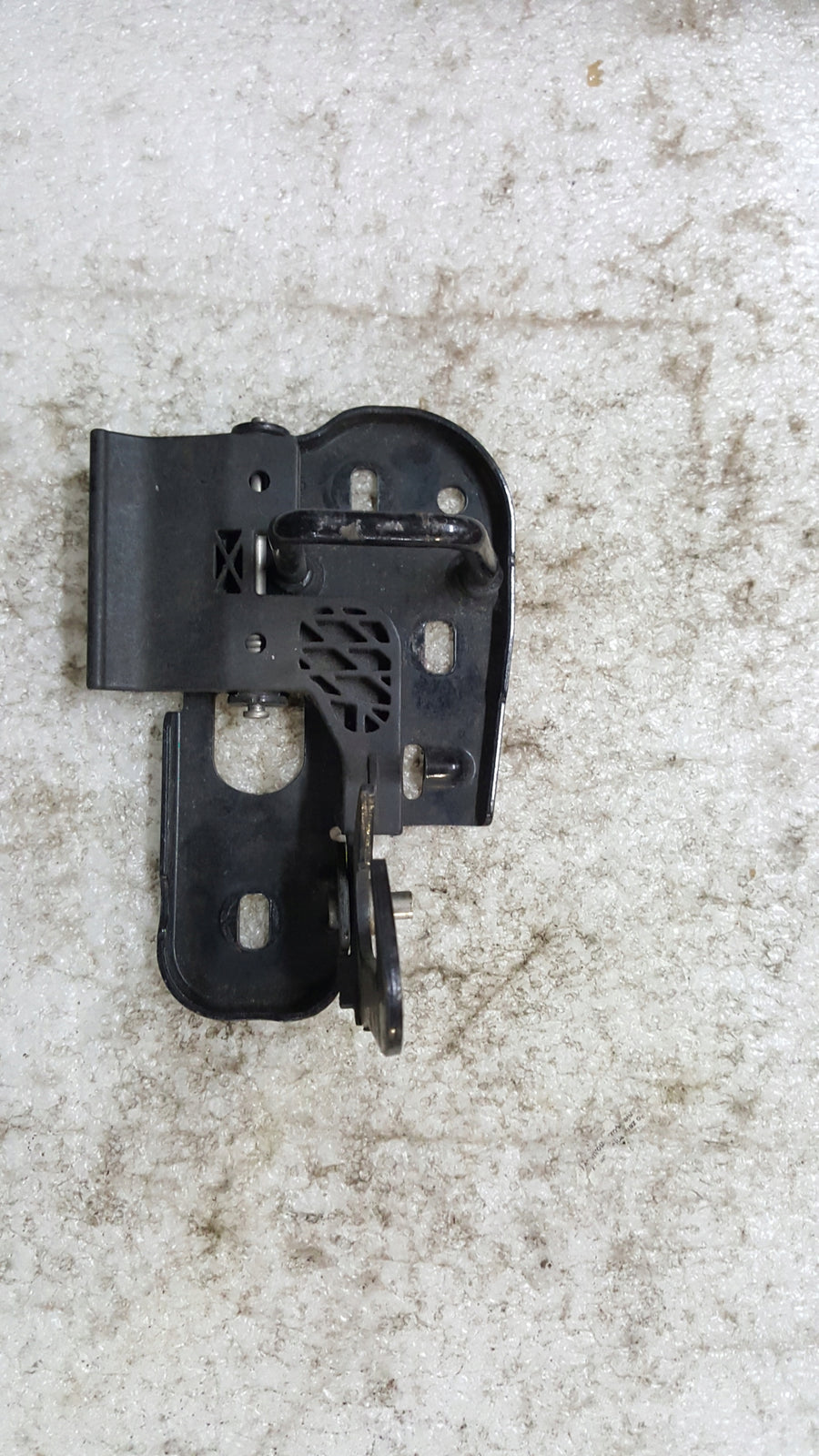 VW Caddy Touran zamek rygiel maski 1T0823480A