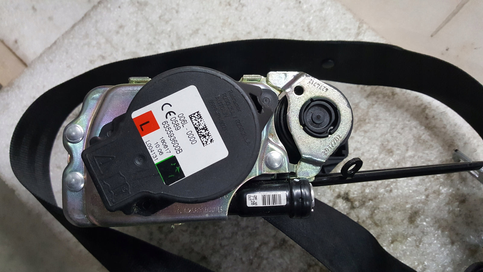 AUDI Q7 PAS BEZPIECZENSTWA PRZOD LEWY 4M0857705L