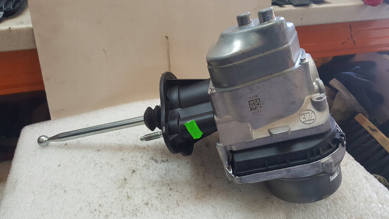 Pompa hamulcowa serwo VW SKODA SEAT AUDI 1EB614105BC demontaż