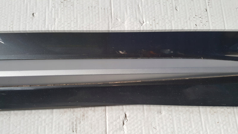 Listwa drzwi prawy przód AUDI Q3 II 83A853960A/B