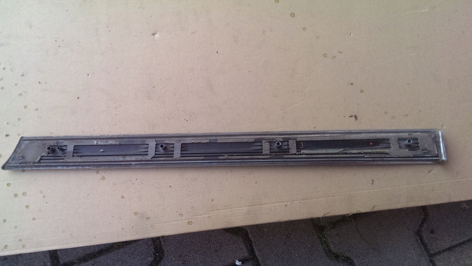 Listwa błotnika prawy tył AUDI A3 8P3853700B