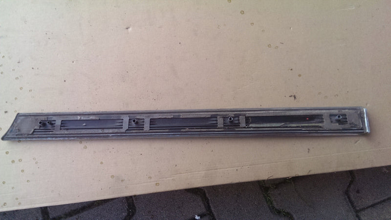 Listwa błotnika prawy tył AUDI A3 8P3853700B