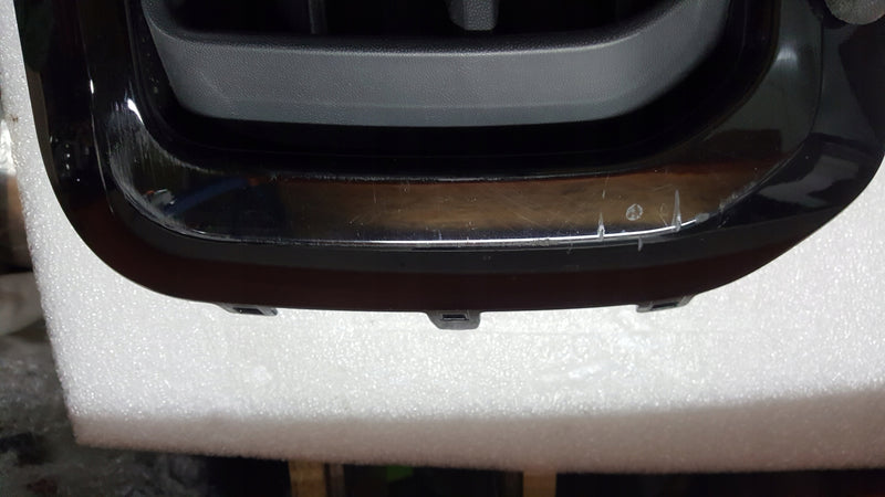 Kratka zderzaka prawy przód- VW TOUAREG III R-LINE 760853664A