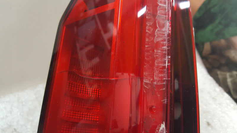 Tylna prawa lampa LED w klapę AUDI A6 C8 sedan 4K5945076 demontaż