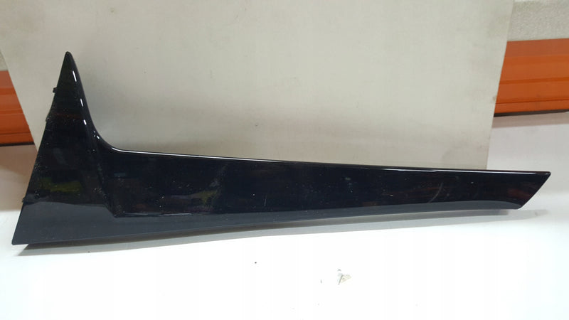 Listwa spoiler klapy bagażnika lewa strona VW GOLF VIII 5H9827939B