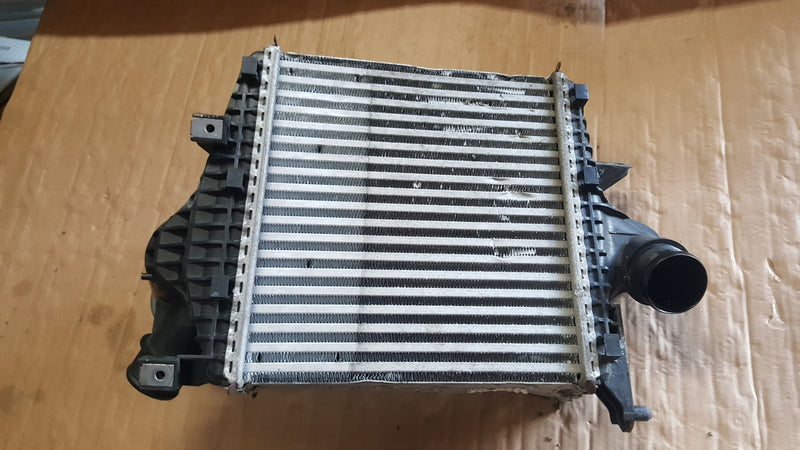 PORSCHE CAYENNE , VW TOUAREG III CHŁODNICA INTERCOOLER 4M0145803BP