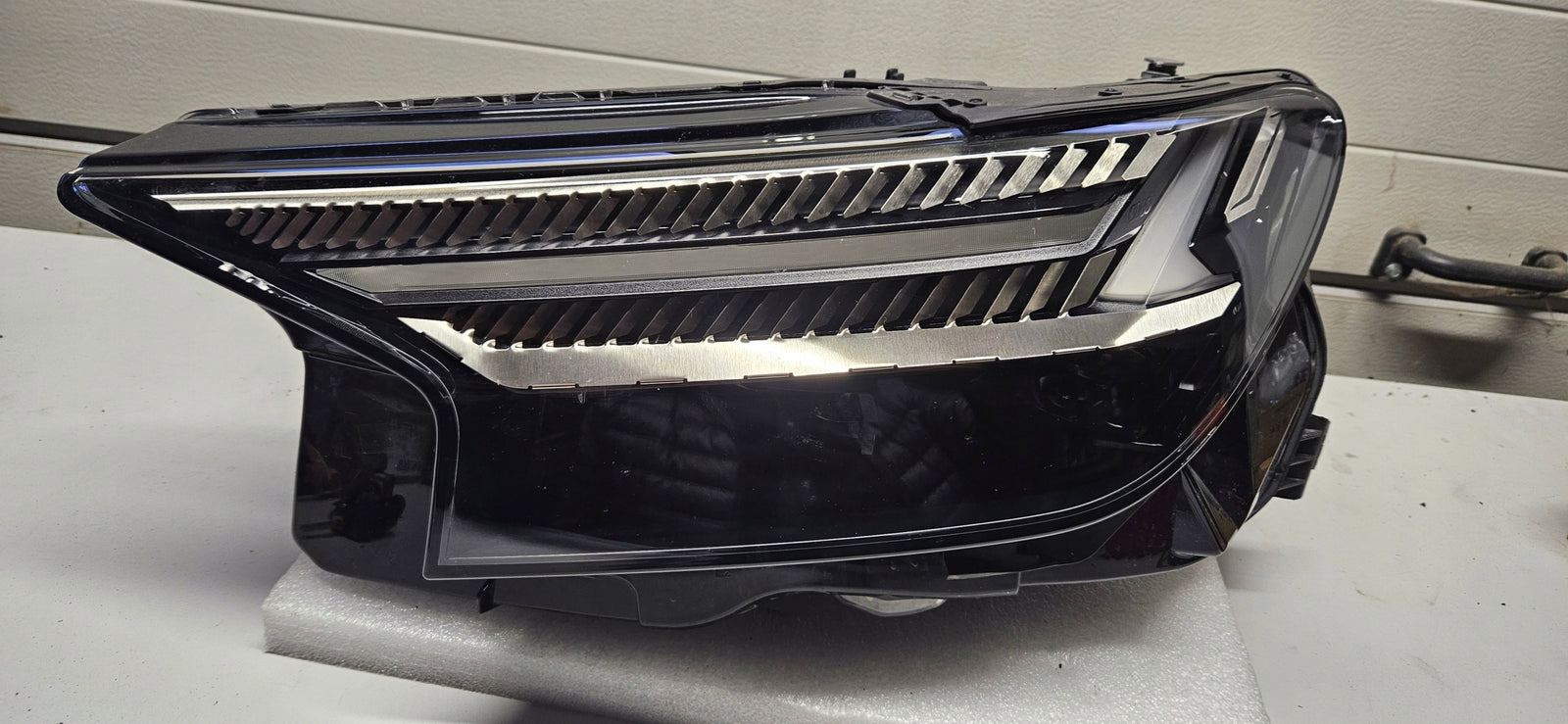 Le kompletny Matrix laser AUDI Q4 E-TRON 89A941035 IDEAŁ 2022r