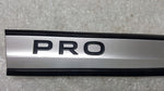 Emblemat napis PRO na błotnik prawy przód- VW ID.3 10A853688F demontaż
