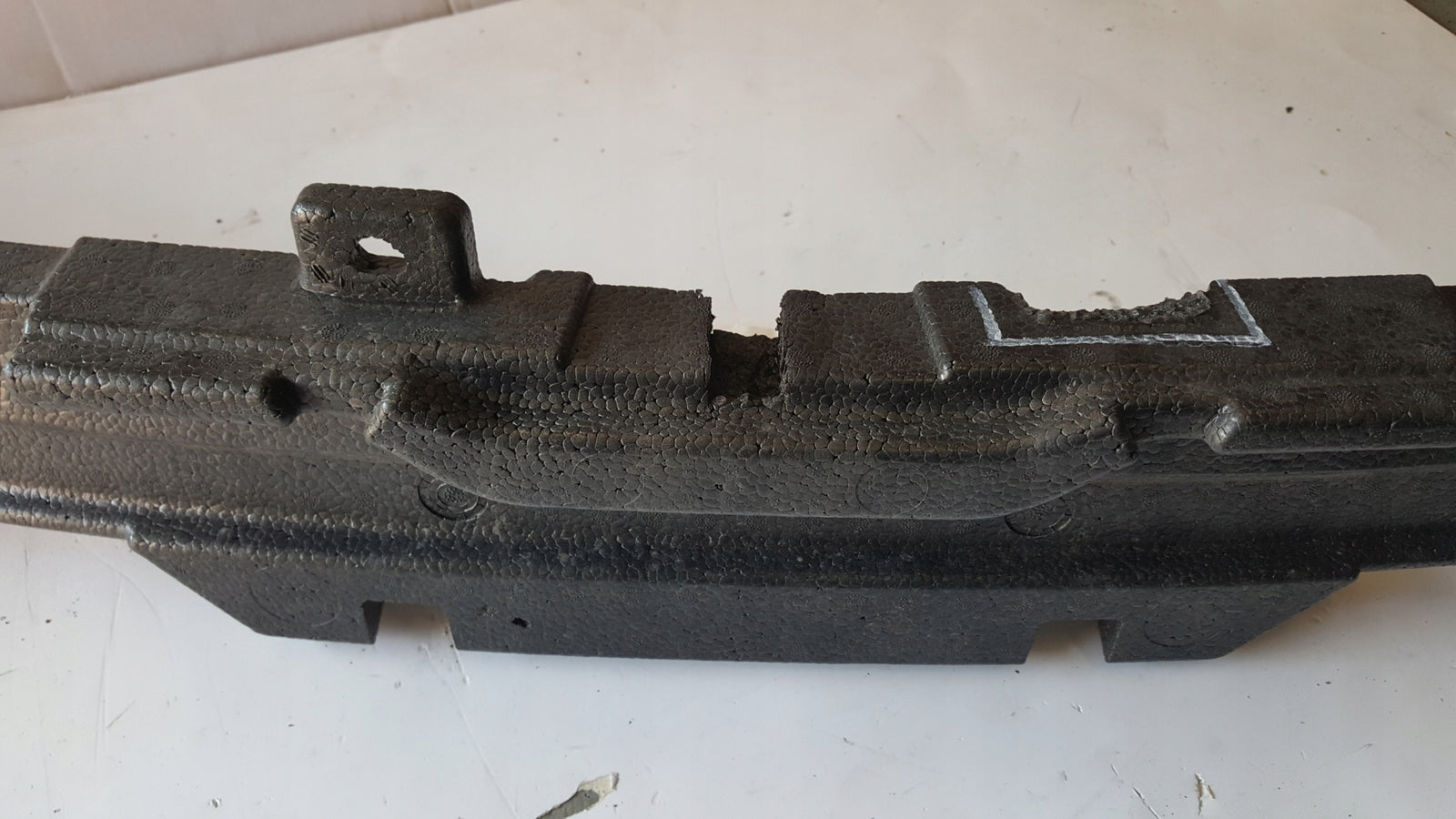 Absorber pianka zderzaka przedniego AUDI e-tron GT 4J3807549B demontaż