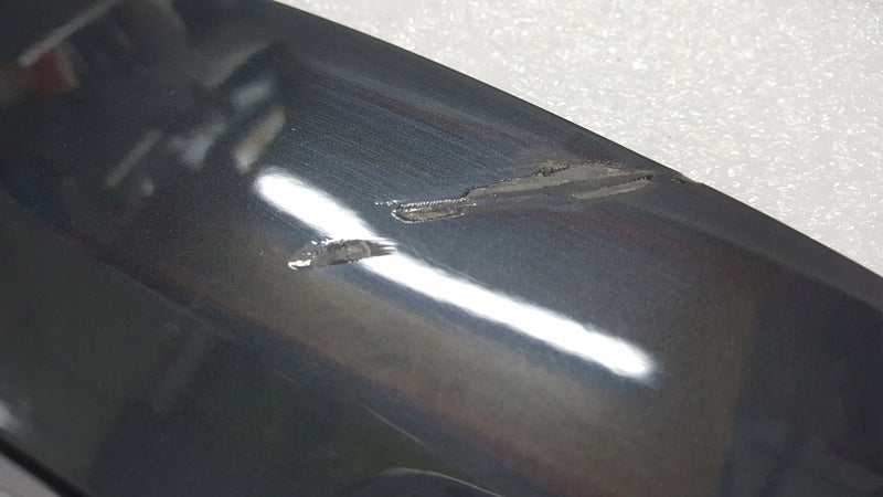 Listwa drzwi prawy tył AUDI E-TRON 4KE854820A demontaż