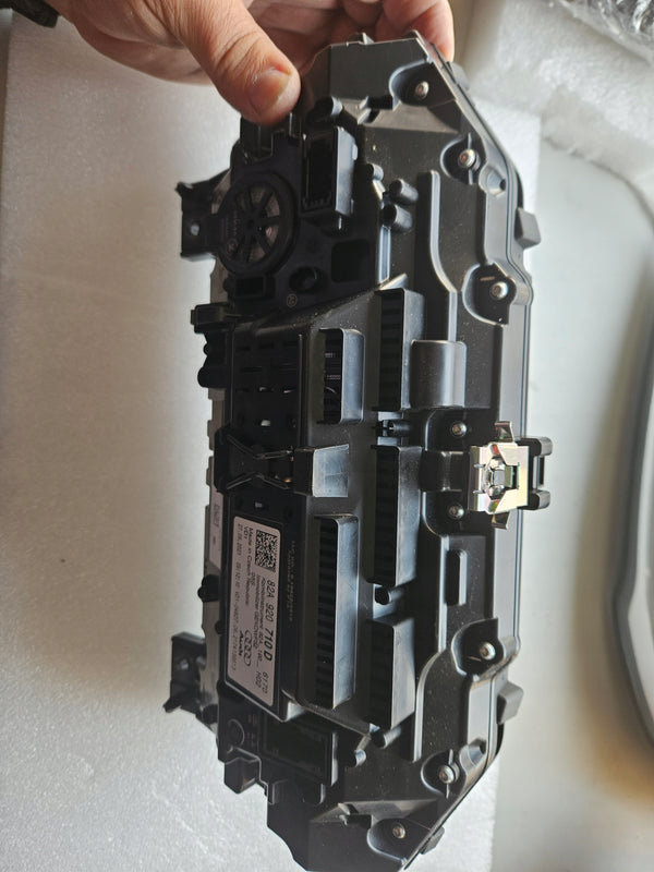 Licznik zegary virtual LCD AUDI A1 82A920710D IDEAŁ