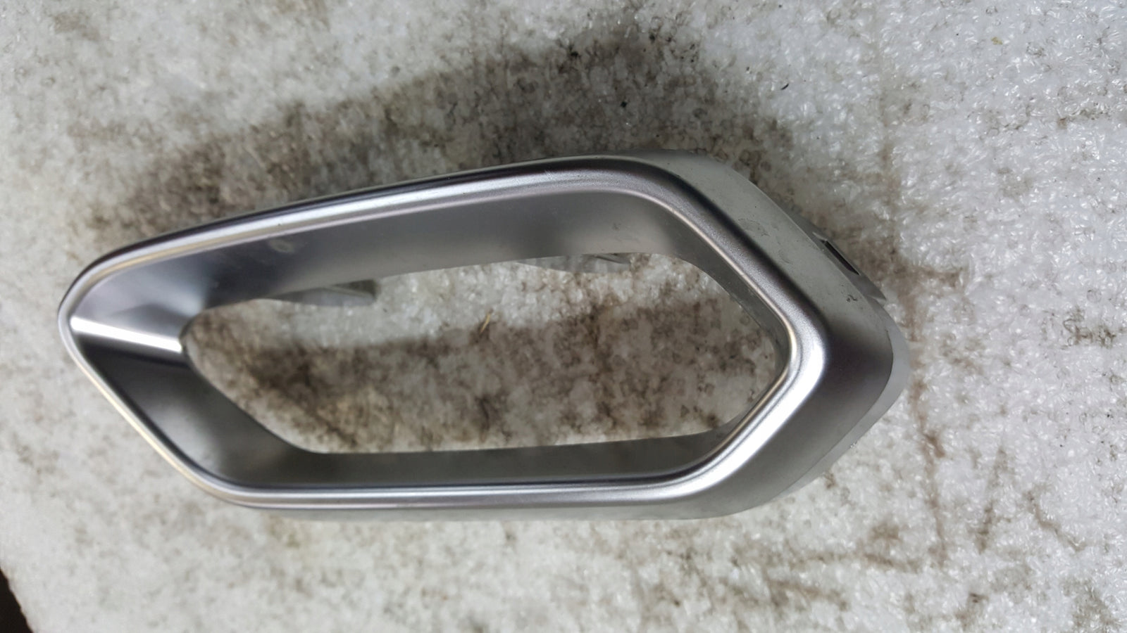 Seat Arona 2022 osłona wydechu nakładka zderzaka chrom prawa 6F9807834C
