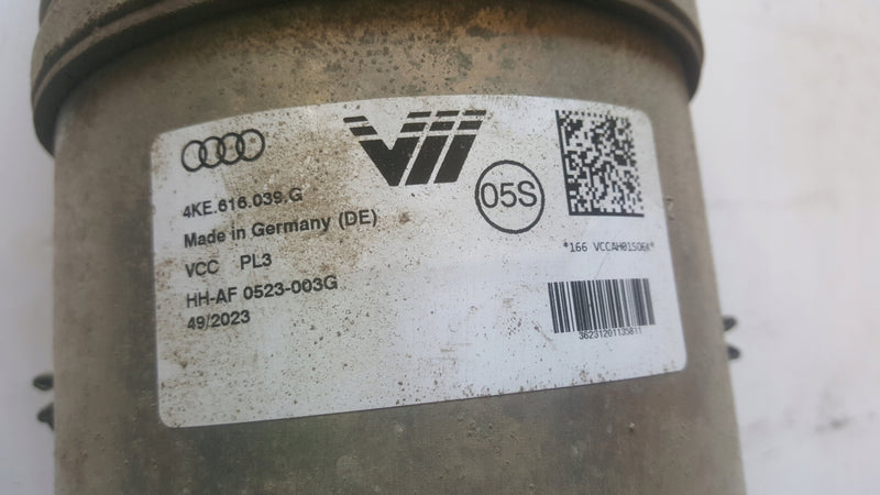 Amortyzator przedni AUDI E-TRON 4KE616039G demontaż