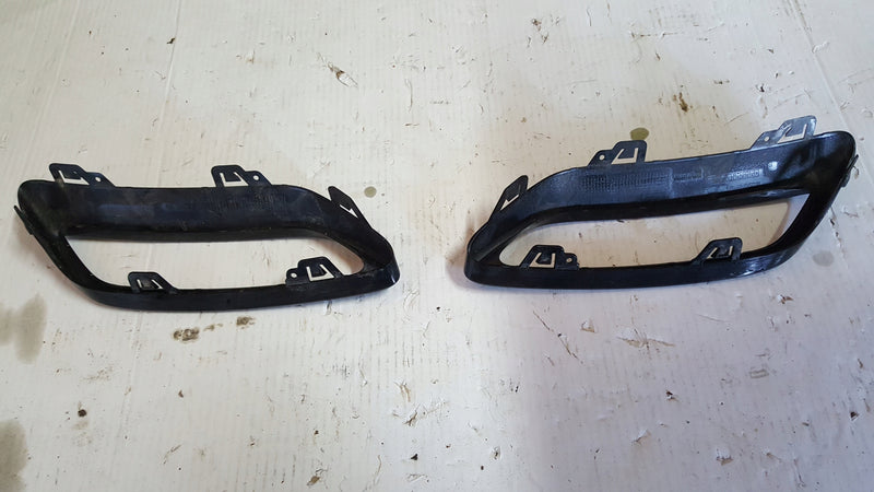 Atrapy ramki wydechu LE+PR AUDI A3 8Y4807833/834