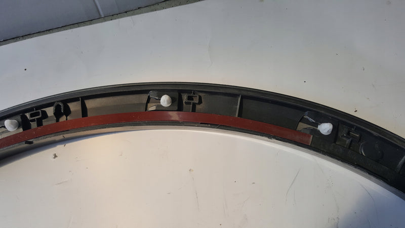 Listwa błotnika lewy przód AUDI Q2 81A853717A demontaż