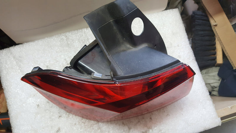 Lampa LED lewy tył VW PASSAT B8 kombi 3G9945095F