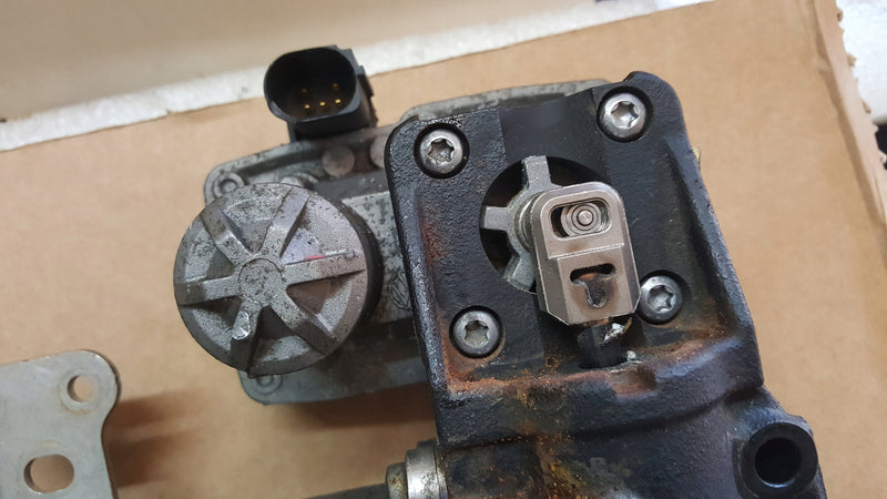 Zawór EGR chłodnica spalin VW 04L131512T demontaż