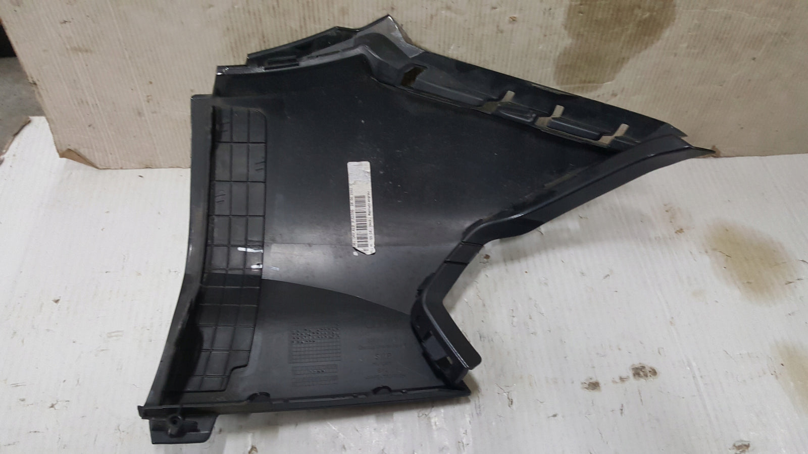 Narożnik zderzaka tylnego lewa strona AUDI Q3 83F807851 demontaż