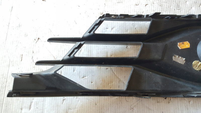 Kratka zderzaka prawy przód AUDI A6 C7 4G0807682AE
