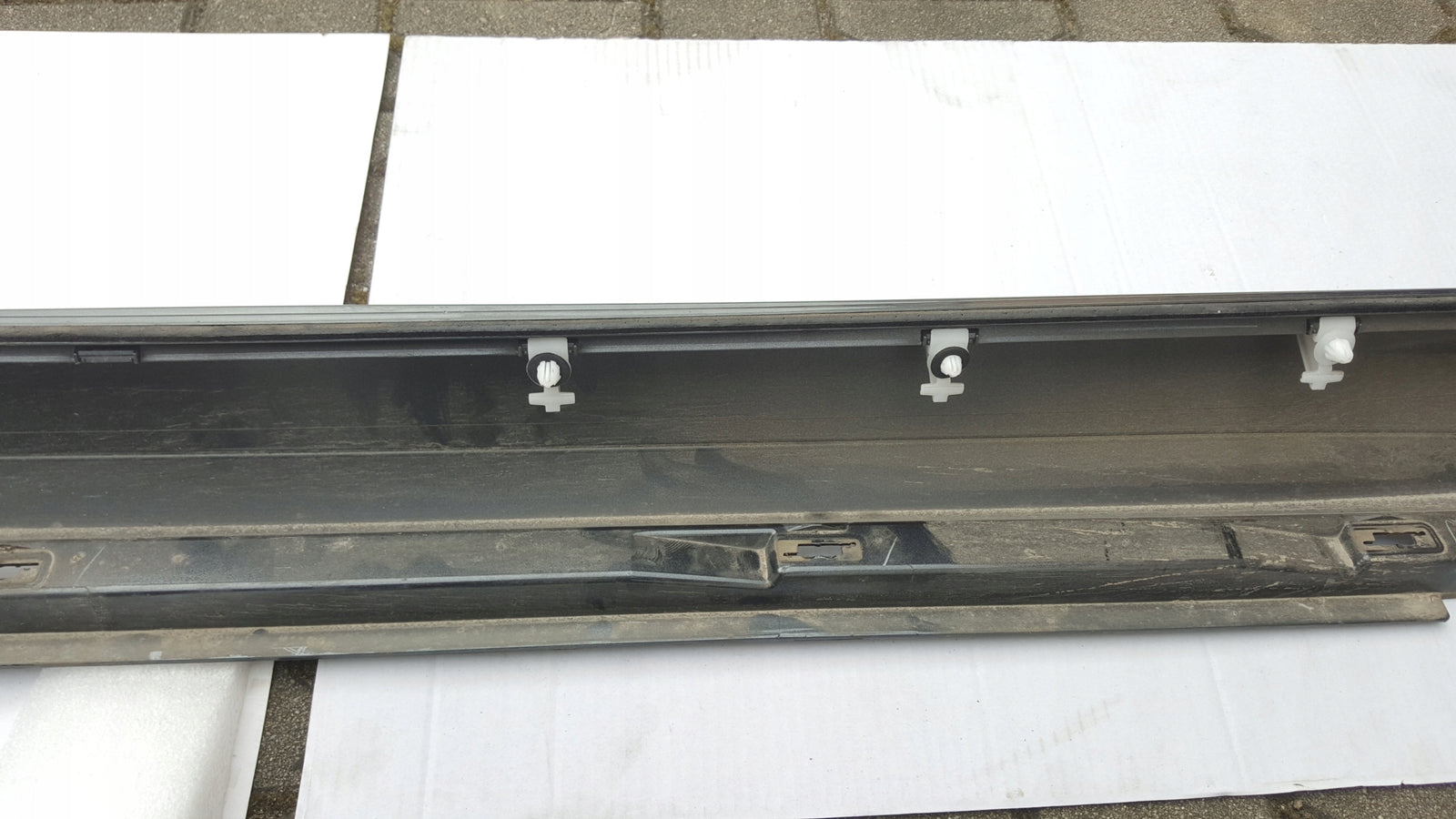 Listwa progowa prawa strona AUDI A6 (C8) S-LINE 4K0853856A demontaż