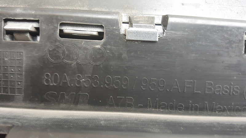 Listwa drzwi lewy przód AUDI Q5 80A853959A demontaż