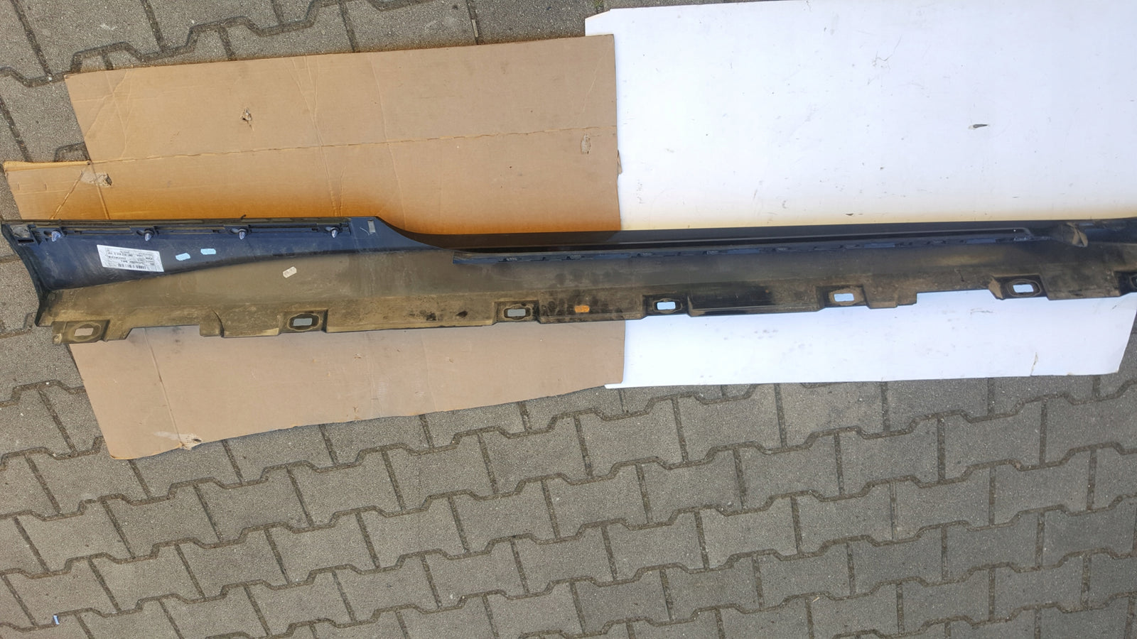 Listwa progowa lewa AUDI A5 8W6853859E demontaż