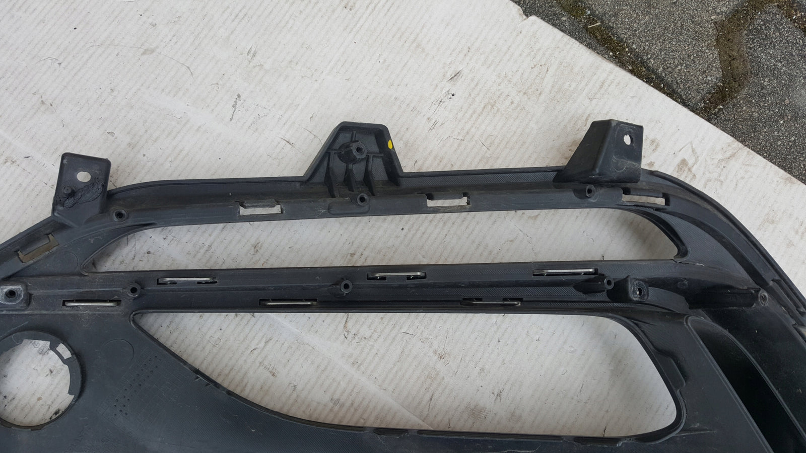 Kratka zderzaka prawy przód HYUNDAI SANTA FE 86564-2WAA0 demontaż