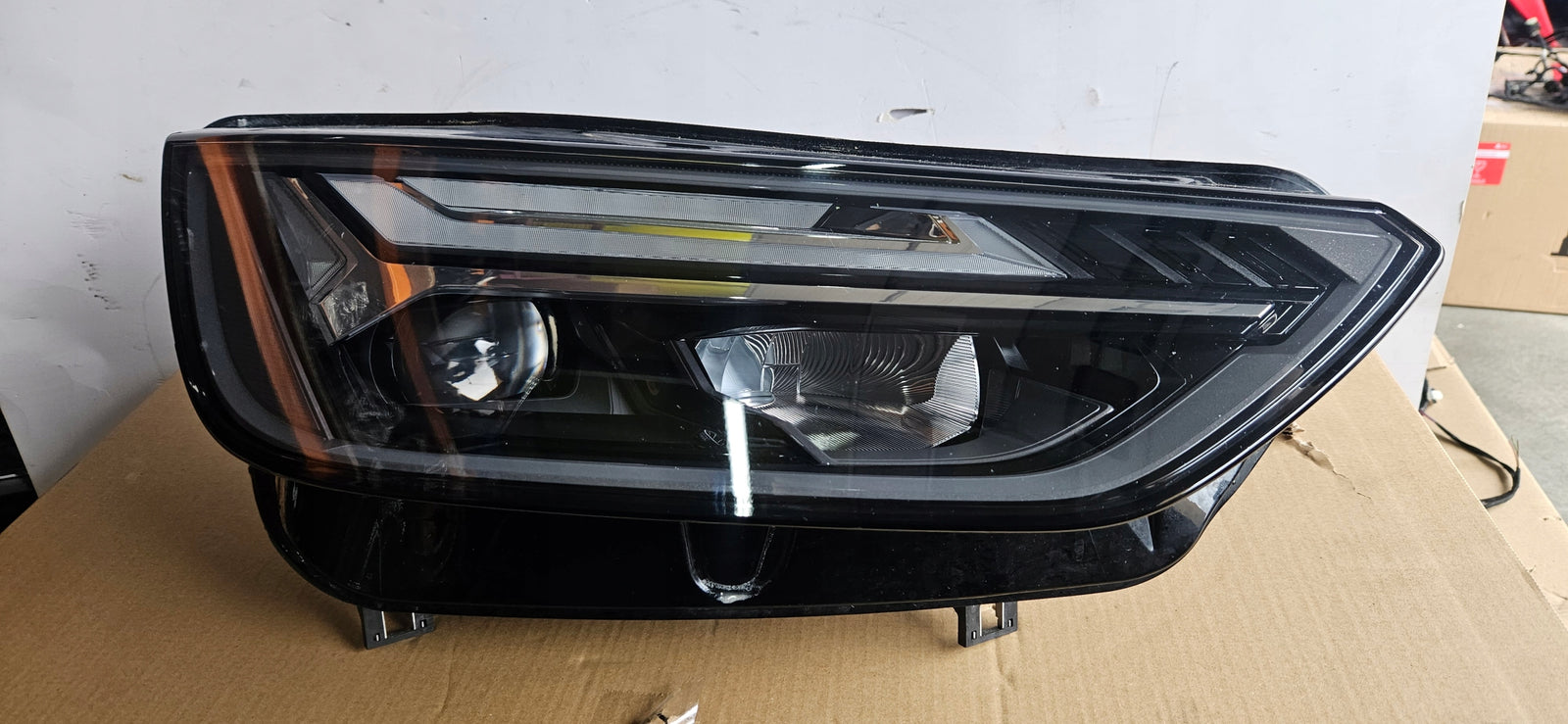 80A941034F IDEAŁ Pr Matrix Audi Q5 2022r EUROPA