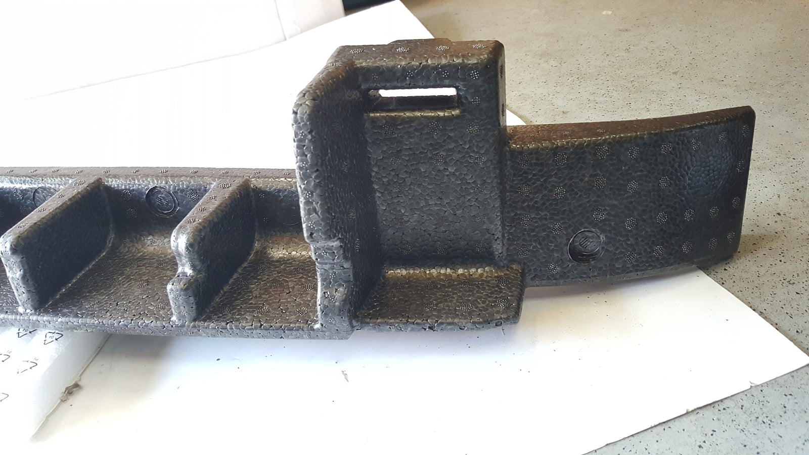 Absorber pianka zderzaka przedniego VW TIGUAN 5NA807248R demontaż