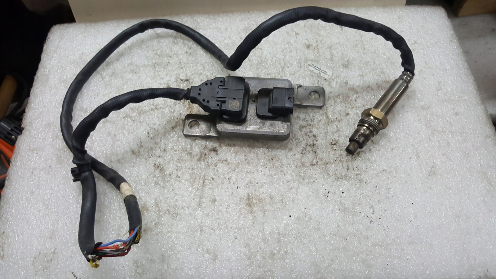 Sonda lambda czujnik NOX AUDI A4 (B9) A5 8W0907807A demontaż