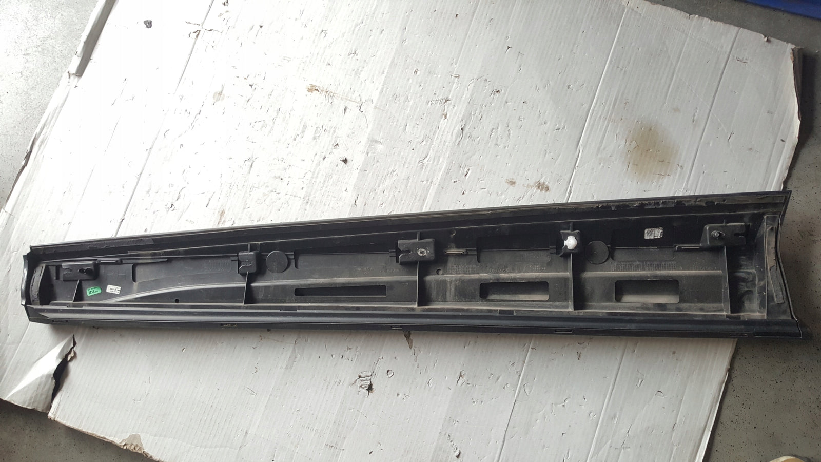 Listwa drzwi prawy przód SEAT CUPRA FORMENTOR 5FF854940A demontaż