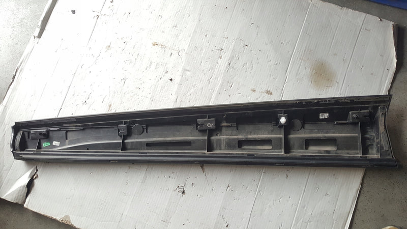 Listwa drzwi prawy przód SEAT CUPRA FORMENTOR 5FF854940A demontaż