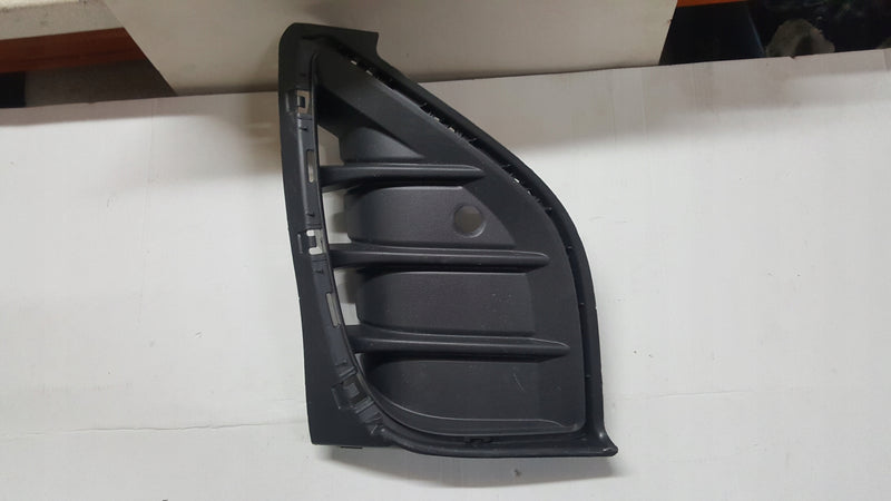 Kratka zderzaka lewy przód VW ID.4 11A807819 demontaż