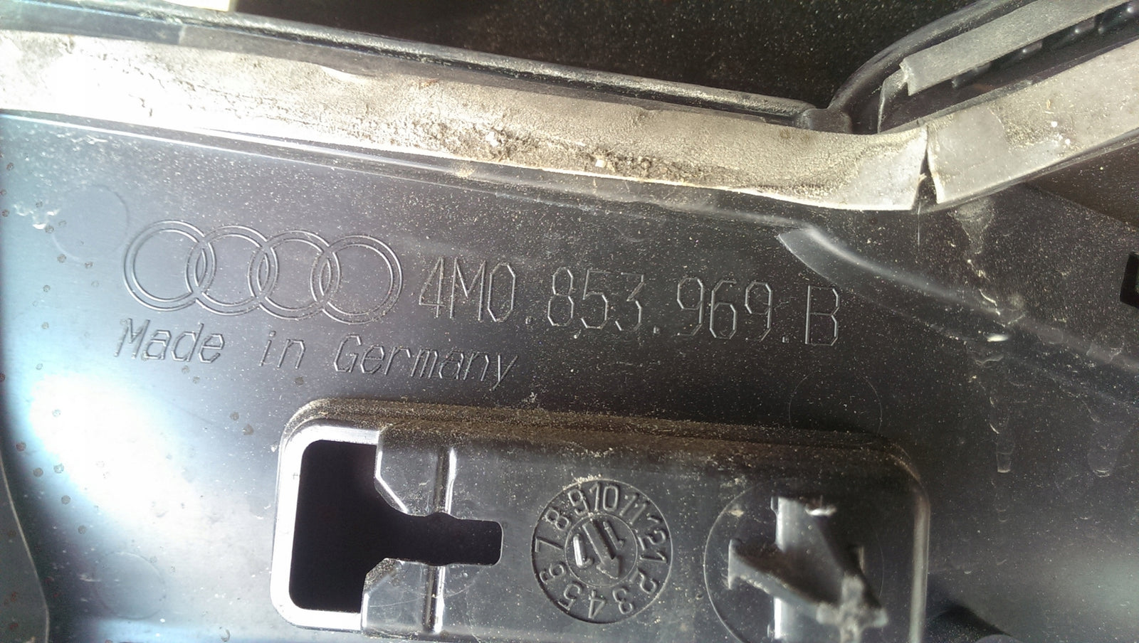 Listwa drzwi lewy tył AUDI Q7 4M0853969B