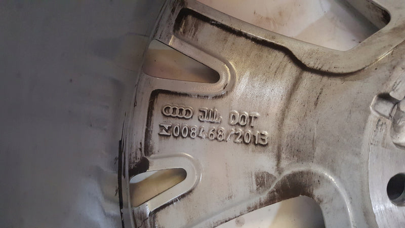 AUDI A3 21^ felga aluminiowa 17 cali 8Y0601025D