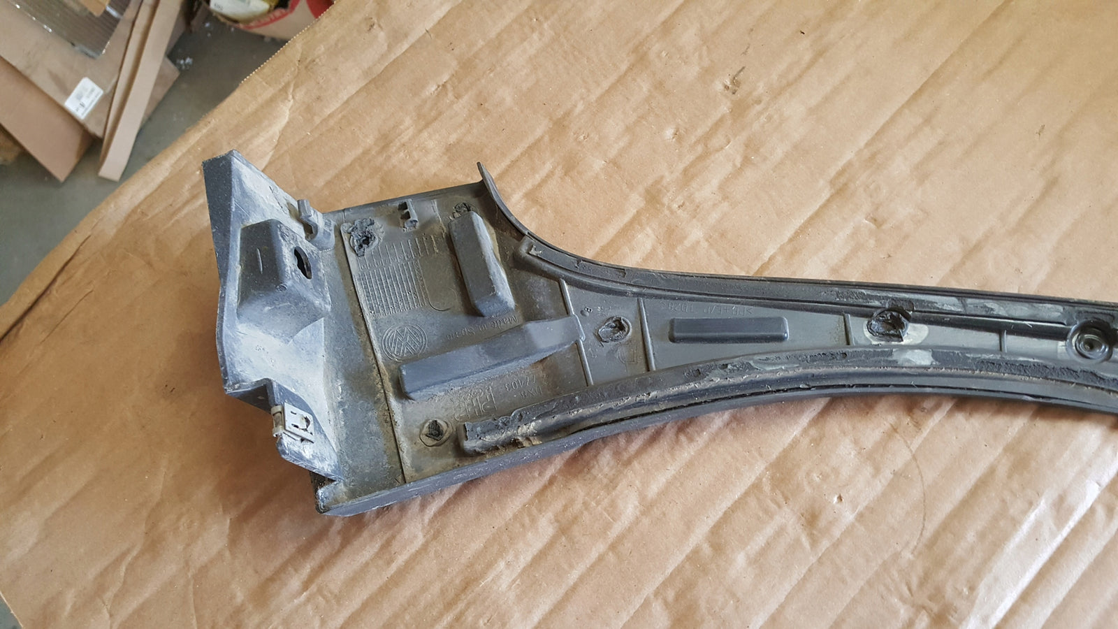 2G7854818B SIERP LISTWA NAKŁADKA BŁOTNIKA PRAWY TYŁ VW TAIGO 2023+