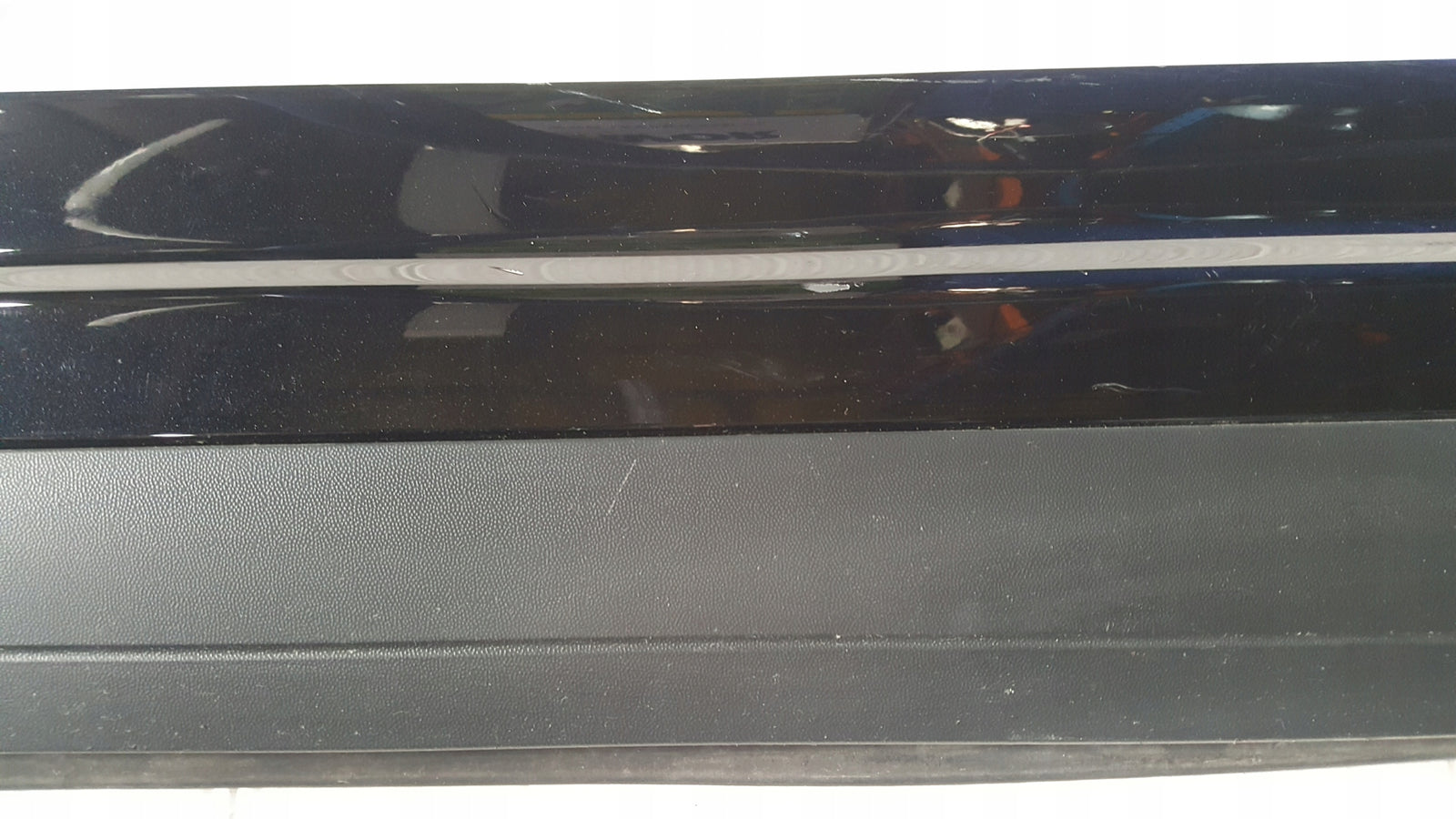 Listwa drzwi lewy przód PORSCHE CAYENNE 7P5837787Q
